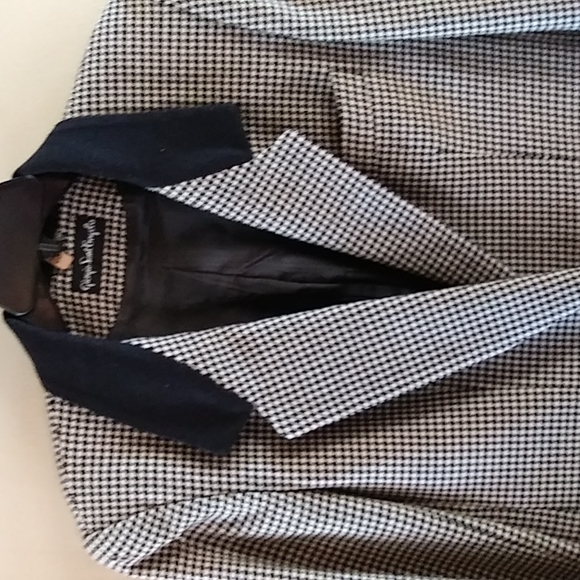 Vintage Houndstooth jacket by Giorgio Sant' Angelo. - Picture 5 of 9